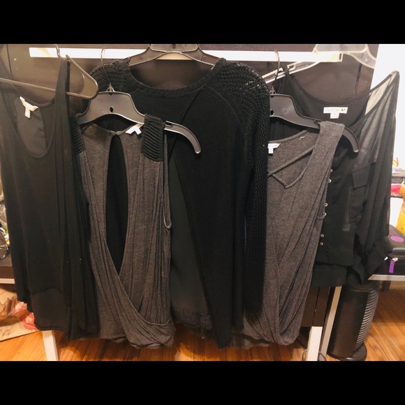 Women’s closet clean out - Picture 4 of 9